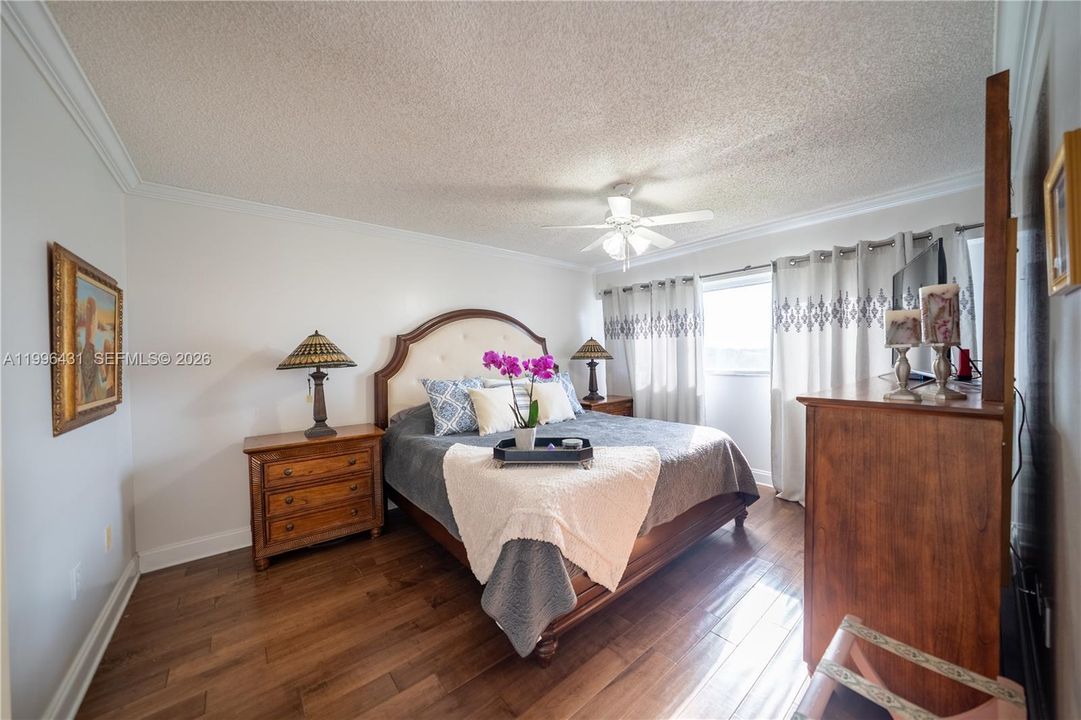 Activo con contrato: $234,900 (2 camas, 2 baños, 1207 Pies cuadrados)