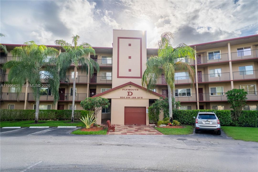 Activo con contrato: $234,900 (2 camas, 2 baños, 1207 Pies cuadrados)