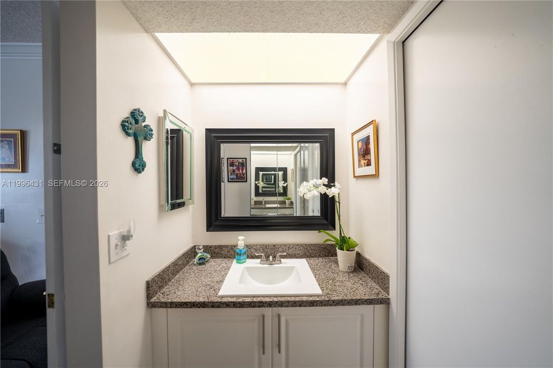 Activo con contrato: $234,900 (2 camas, 2 baños, 1207 Pies cuadrados)
