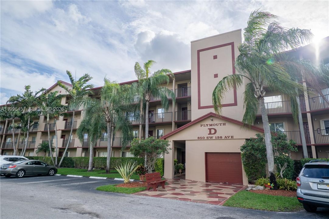 Activo con contrato: $234,900 (2 camas, 2 baños, 1207 Pies cuadrados)