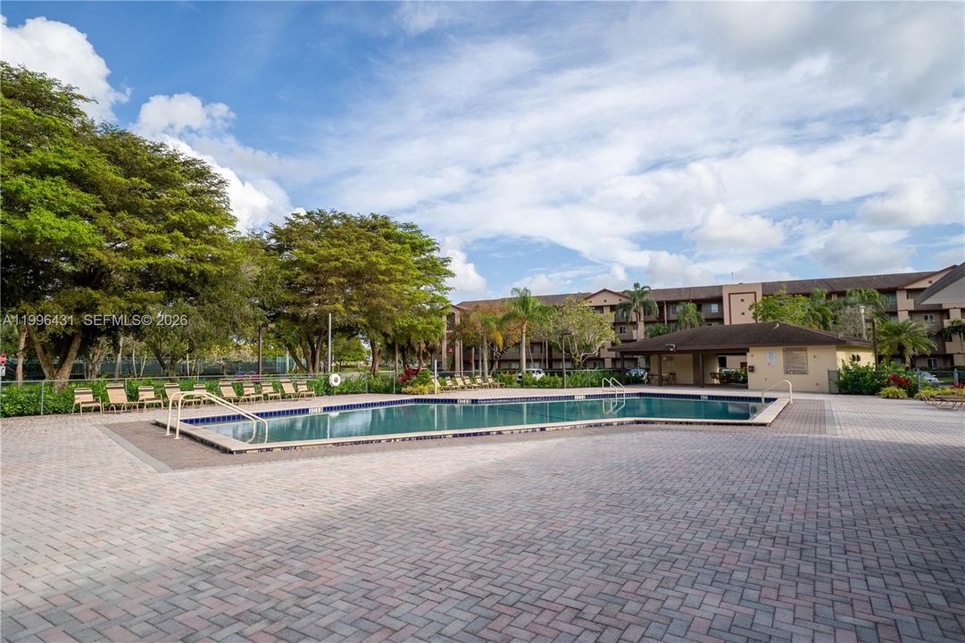 Activo con contrato: $234,900 (2 camas, 2 baños, 1207 Pies cuadrados)