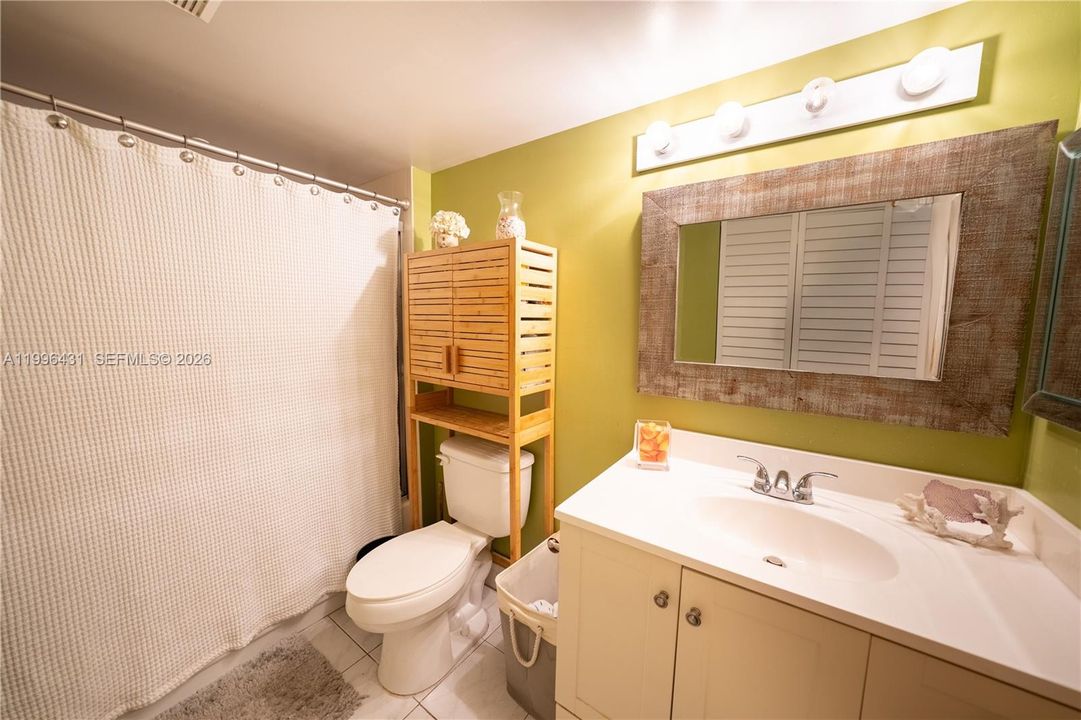 Activo con contrato: $234,900 (2 camas, 2 baños, 1207 Pies cuadrados)