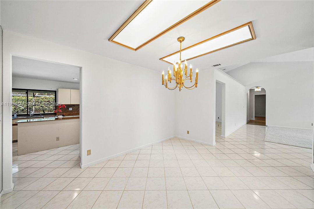 На продажу: $945,000 (4 спален, 2 ванн, 2360 Квадратных фут)