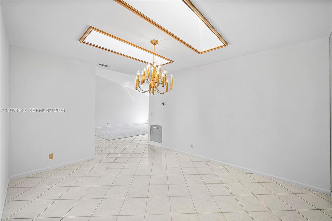 На продажу: $945,000 (4 спален, 2 ванн, 2360 Квадратных фут)