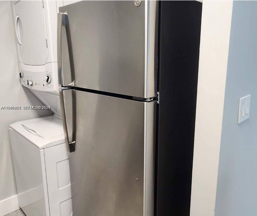 Active With Contract: $259,900 (2 beds, 2 baths, 750 Square Feet)