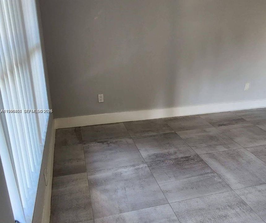 Active With Contract: $259,900 (2 beds, 2 baths, 750 Square Feet)