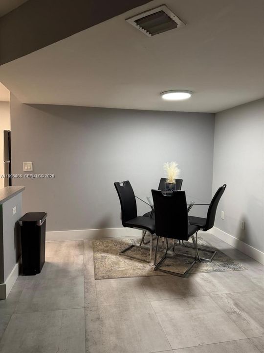 Active With Contract: $259,900 (2 beds, 2 baths, 750 Square Feet)