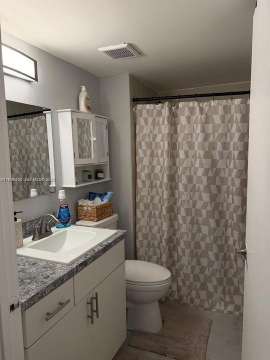 Active With Contract: $259,900 (2 beds, 2 baths, 750 Square Feet)