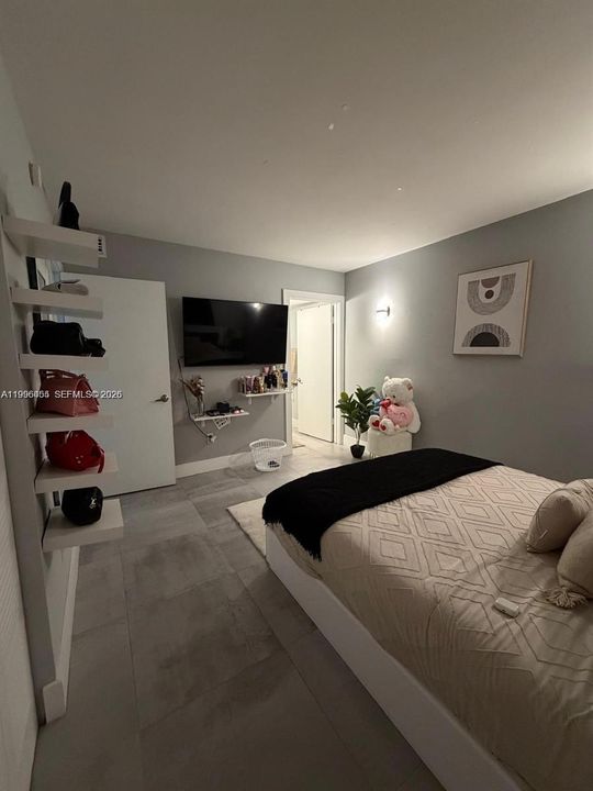 Active With Contract: $259,900 (2 beds, 2 baths, 750 Square Feet)