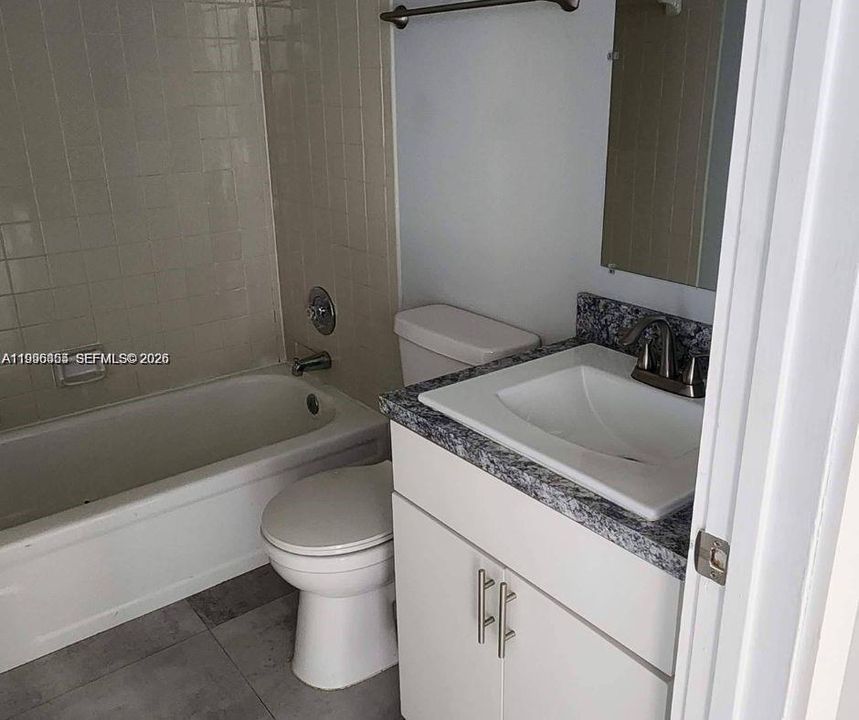 Active With Contract: $259,900 (2 beds, 2 baths, 750 Square Feet)