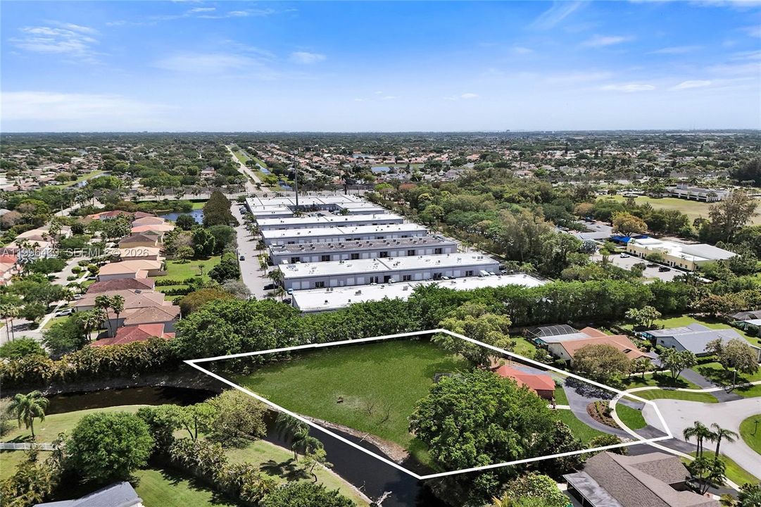 En Venta: $1,100,000 (4 camas, 2 baños, 2330 Pies cuadrados)