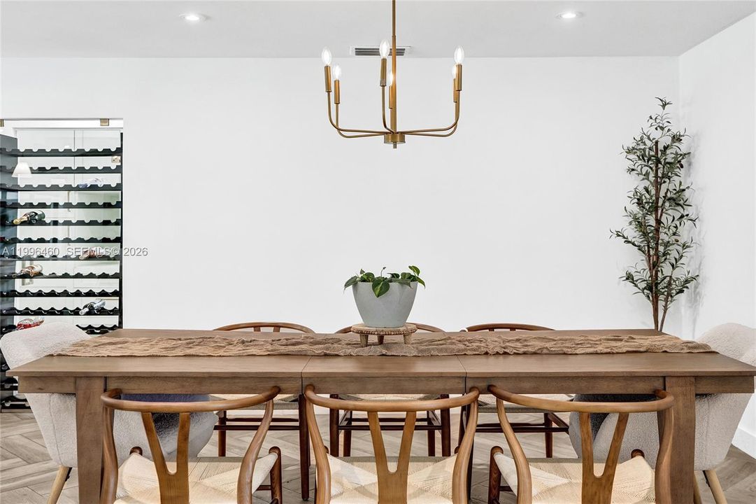 En Venta: $1,100,000 (4 camas, 2 baños, 2330 Pies cuadrados)