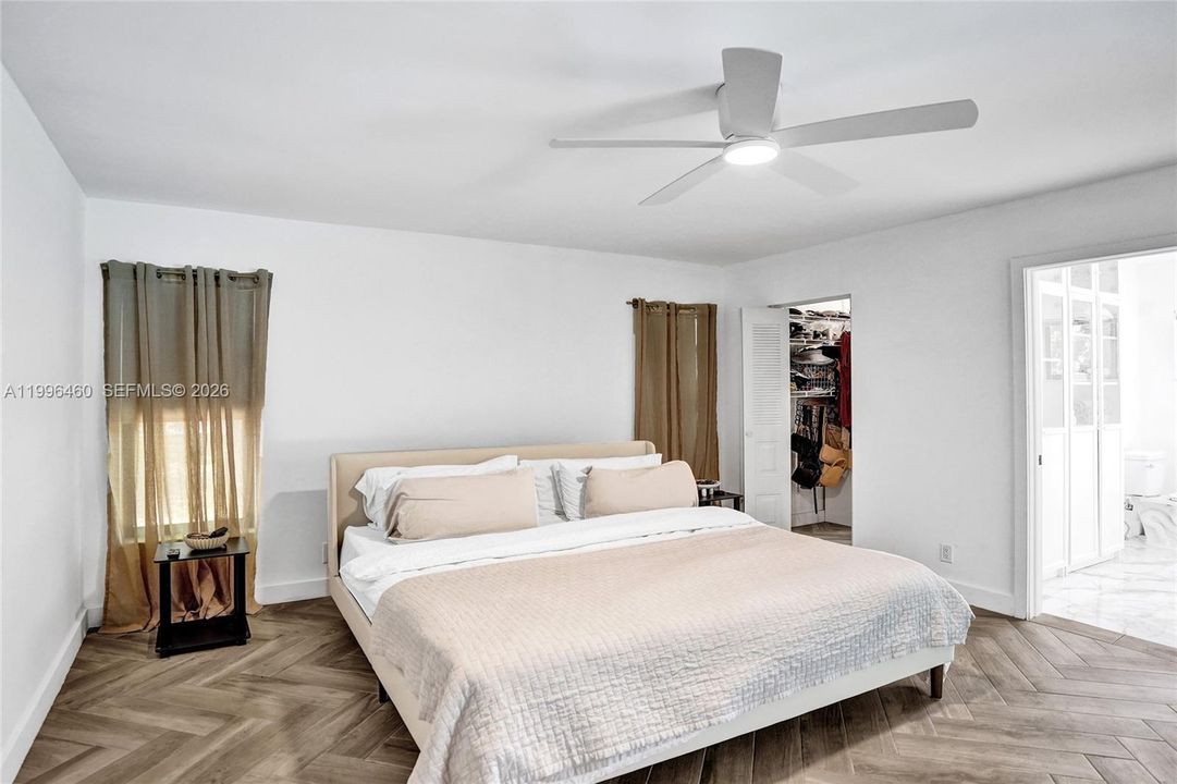 En Venta: $1,100,000 (4 camas, 2 baños, 2330 Pies cuadrados)
