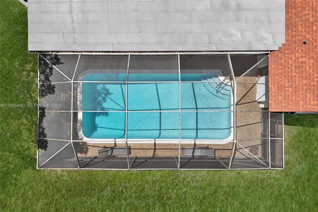 En Venta: $1,100,000 (4 camas, 2 baños, 2330 Pies cuadrados)