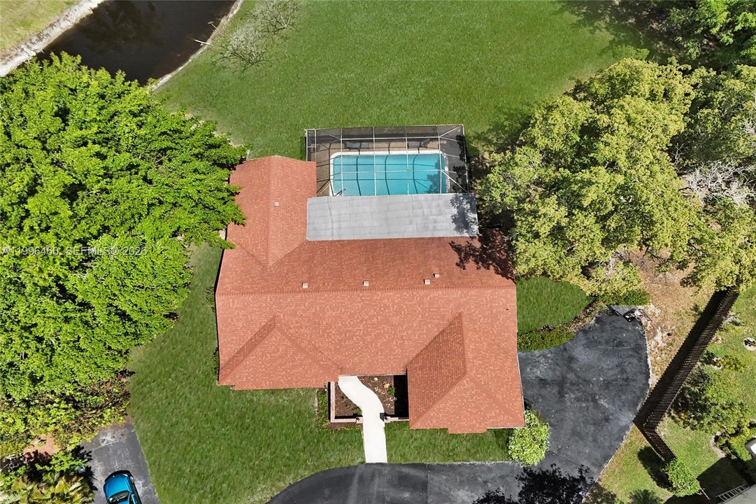 En Venta: $1,100,000 (4 camas, 2 baños, 2330 Pies cuadrados)