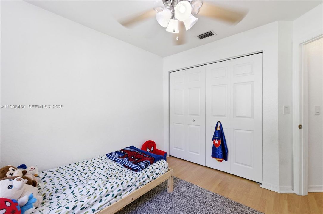 Activo con contrato: $399,995 (3 camas, 2 baños, 1368 Pies cuadrados)