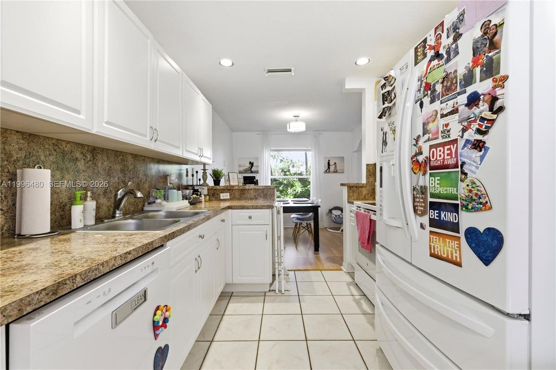 Activo con contrato: $399,995 (3 camas, 2 baños, 1368 Pies cuadrados)