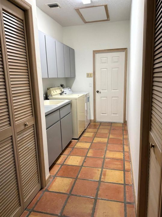 Laundry Rm