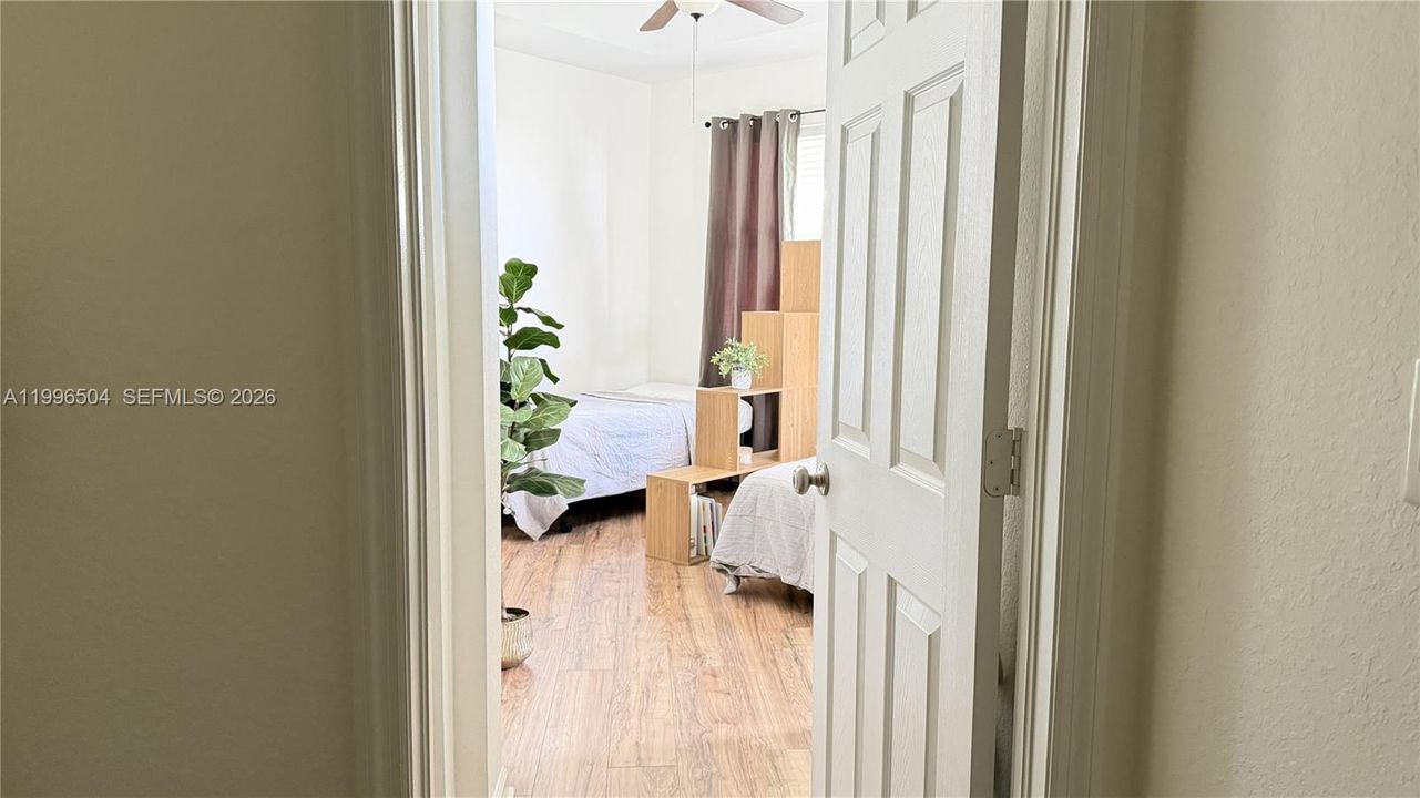 На продажу: $420,000 (4 спален, 2 ванн, 1500 Квадратных фут)