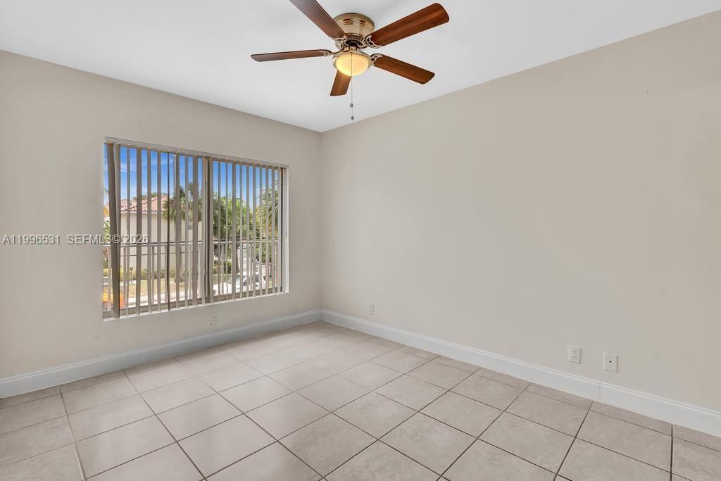 Active With Contract: $320,000 (2 beds, 2 baths, 1250 Square Feet)