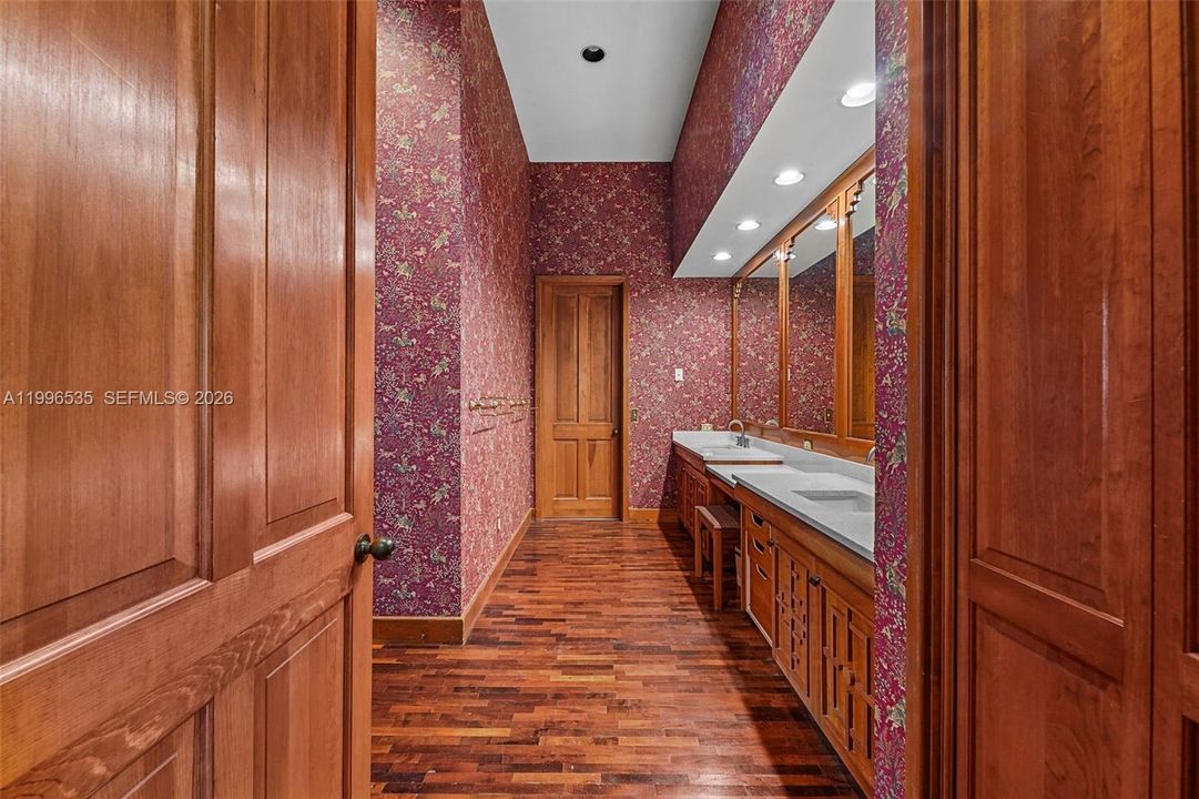 На продажу: $3,600,000 (4 спален, 5 ванн, 6560 Квадратных фут)