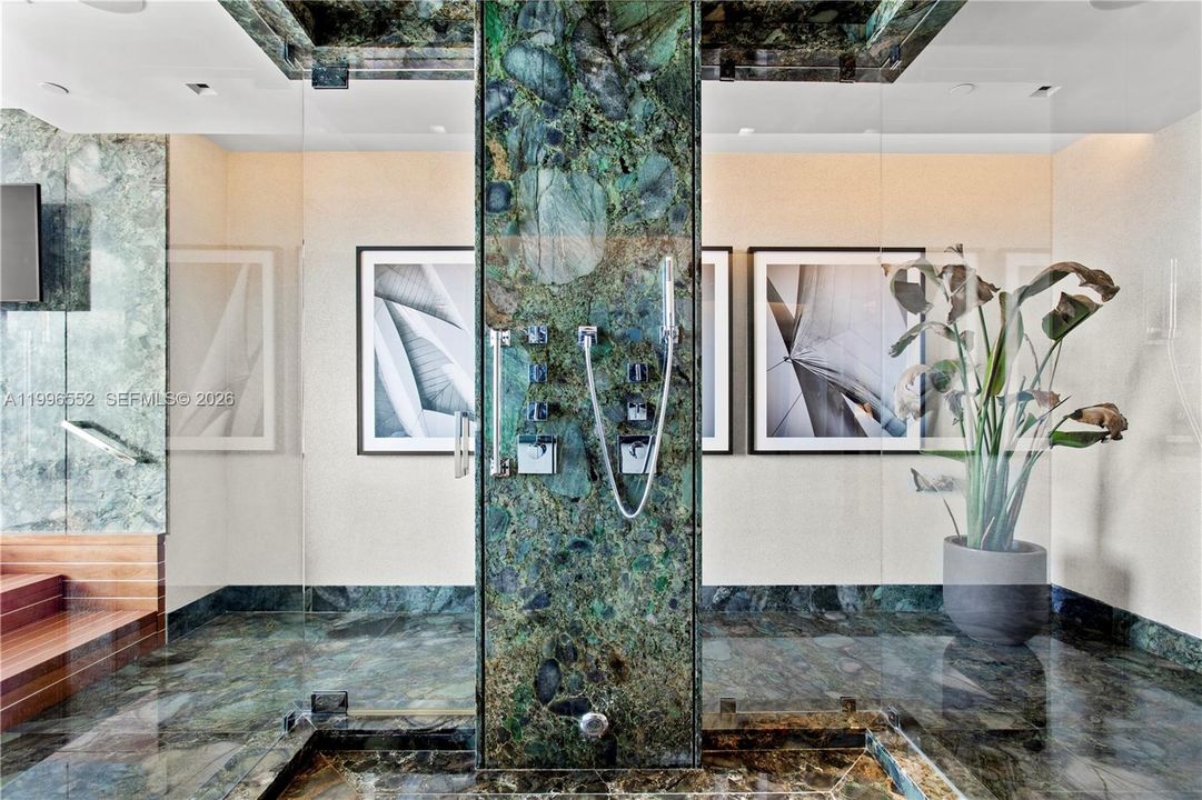 En Venta: $15,500,000 (2 camas, 3 baños, 5798 Pies cuadrados)