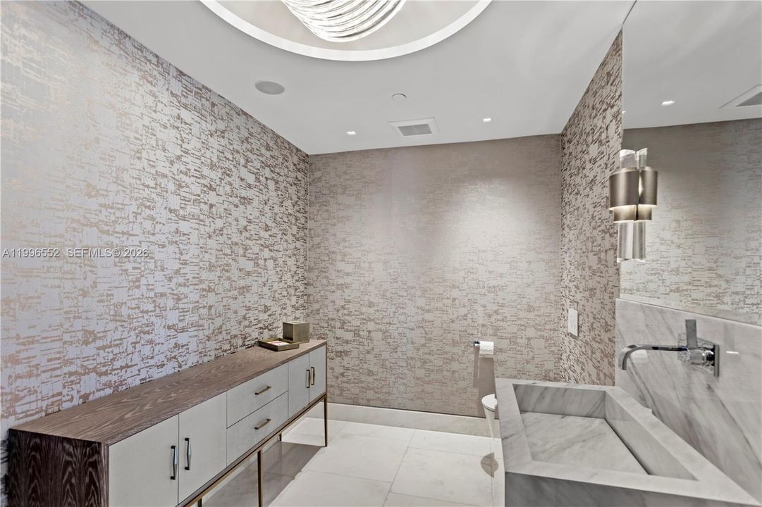 En Venta: $15,500,000 (2 camas, 3 baños, 5798 Pies cuadrados)