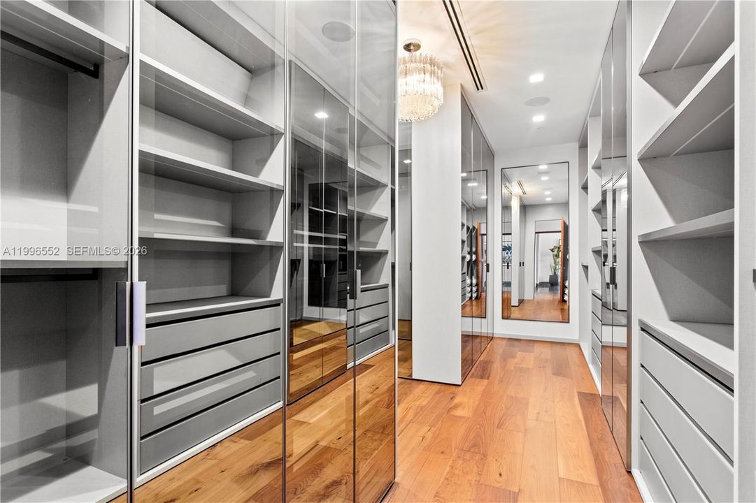 En Venta: $15,500,000 (2 camas, 3 baños, 5798 Pies cuadrados)