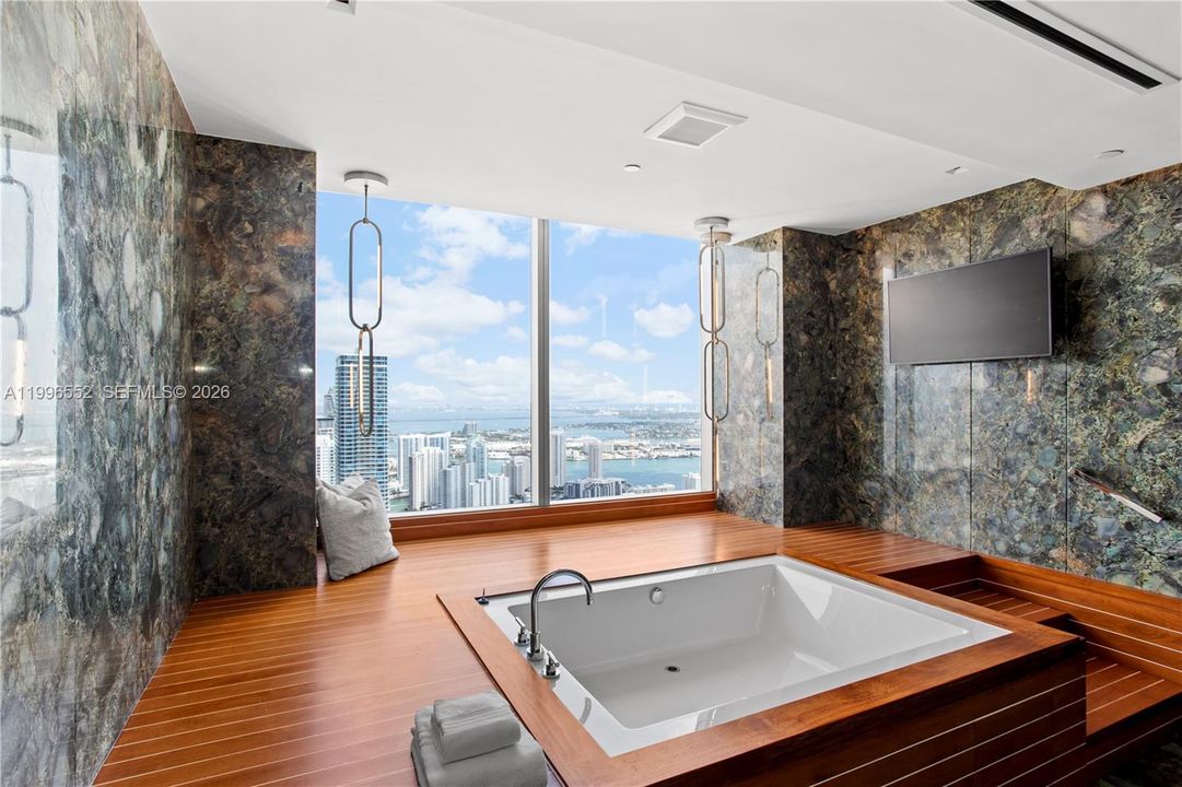 En Venta: $15,500,000 (2 camas, 3 baños, 5798 Pies cuadrados)