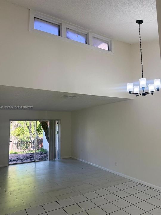 Active With Contract: $249,900 (2 beds, 2 baths, 1060 Square Feet)