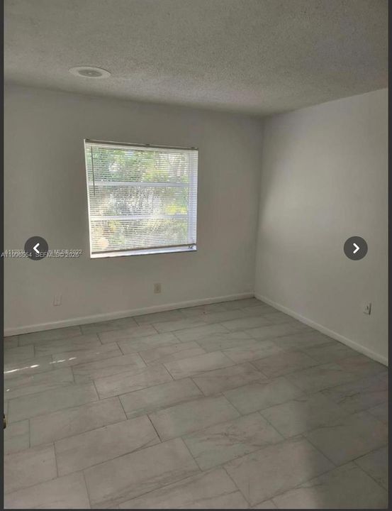 Active With Contract: $249,900 (2 beds, 2 baths, 1060 Square Feet)