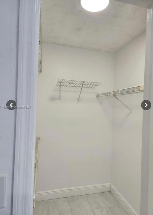 Walking closet