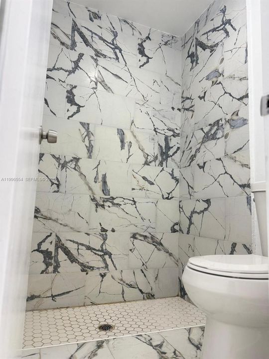 Active With Contract: $249,900 (2 beds, 2 baths, 1060 Square Feet)