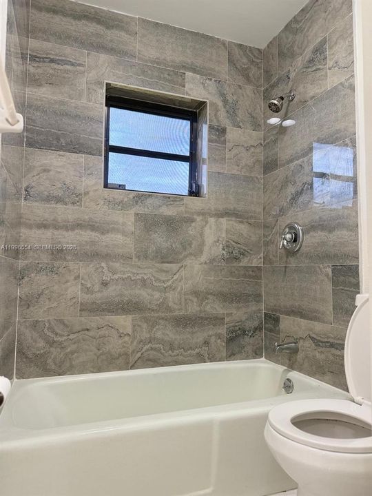 Active With Contract: $249,900 (2 beds, 2 baths, 1060 Square Feet)