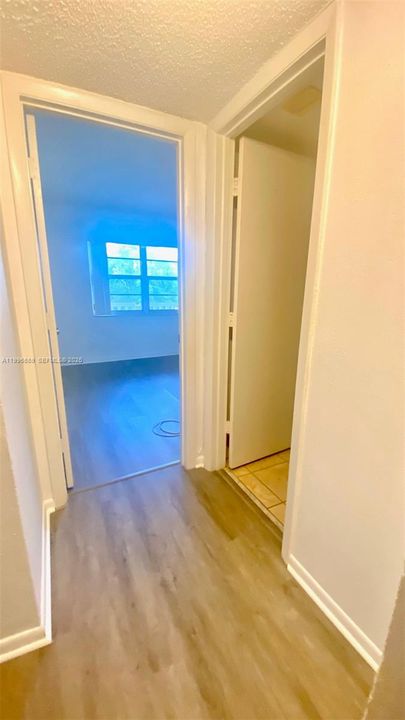 For Sale: $187,000 (2 beds, 2 baths, 990 Square Feet)