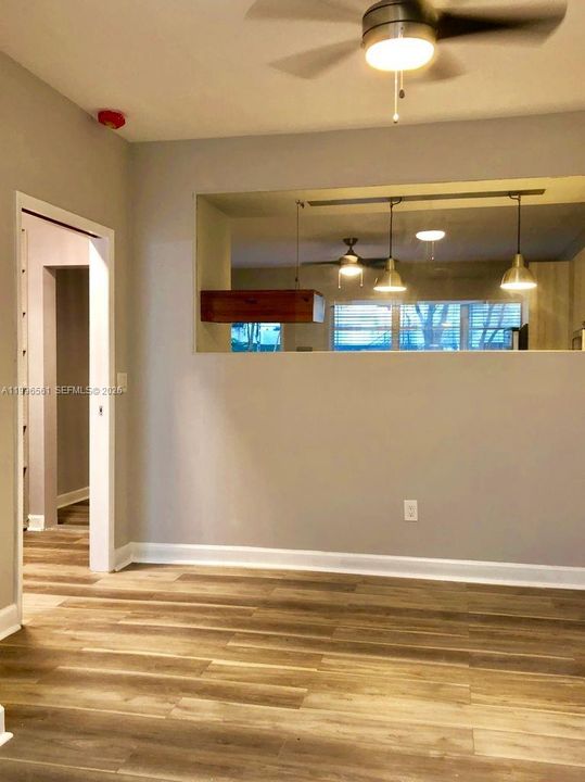 For Sale: $275,000 (1 beds, 1 baths, 530 Square Feet)