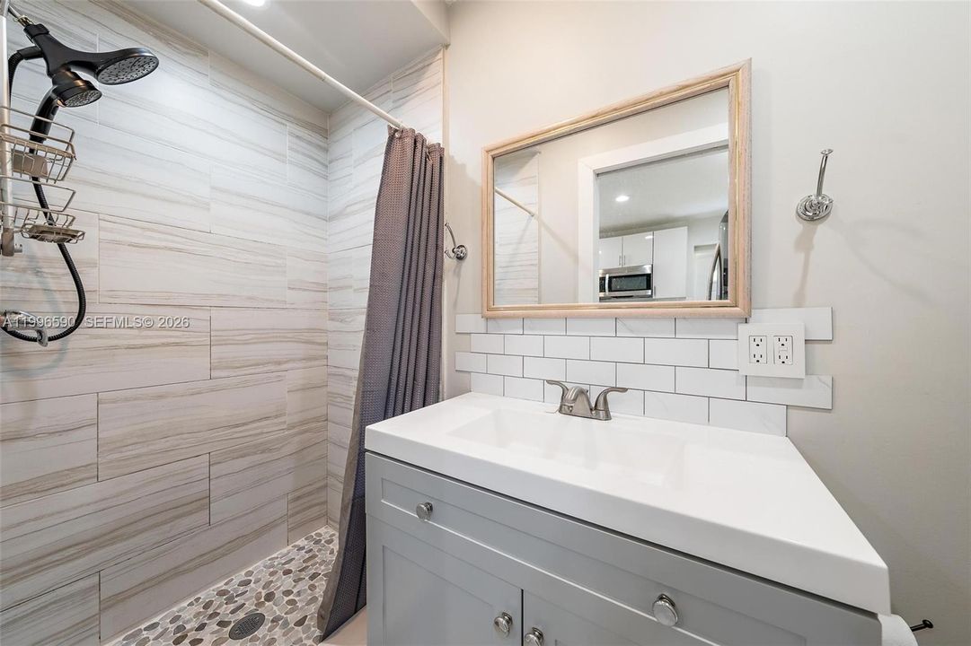 Active With Contract: $975,000 (0 beds, 0 baths, 2418 Square Feet)