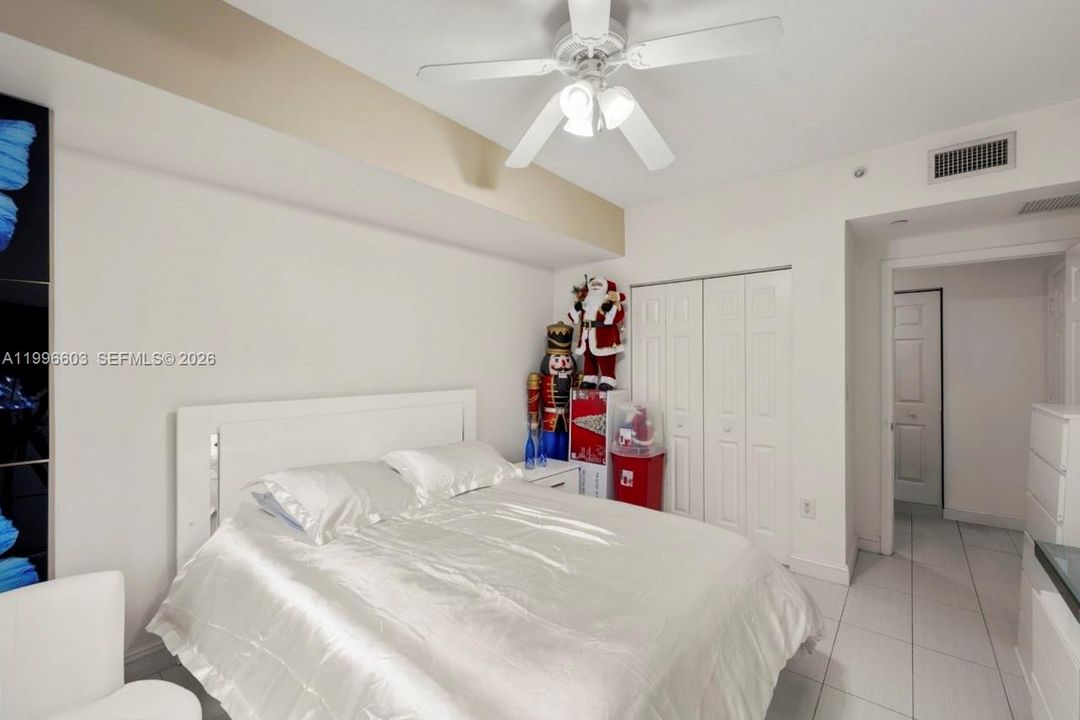 Active With Contract: $320,000 (2 beds, 2 baths, 1138 Square Feet)
