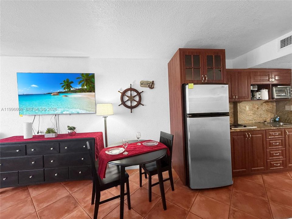 En Venta: $115,000 (0 camas, 1 baños, 410 Pies cuadrados)
