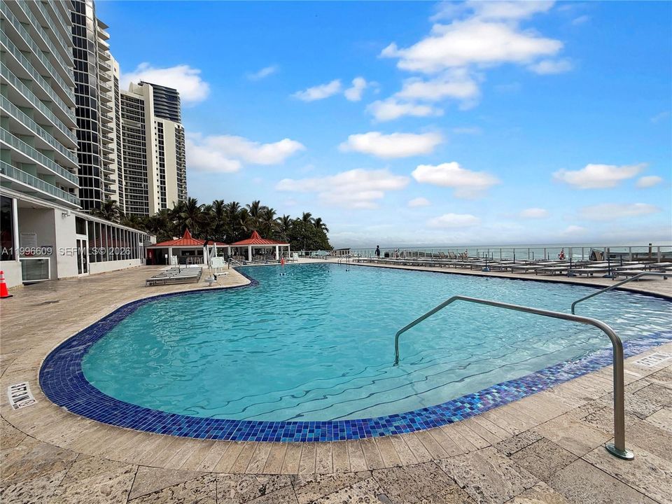 En Venta: $115,000 (0 camas, 1 baños, 410 Pies cuadrados)