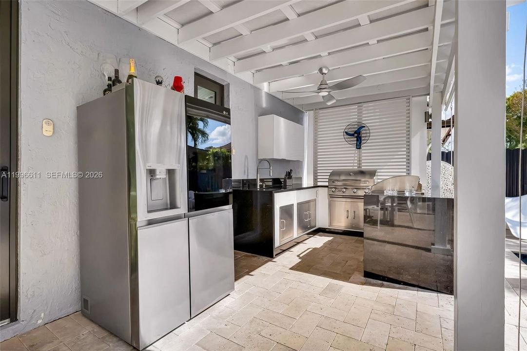 Activo con contrato: $950,000 (4 camas, 3 baños, 2580 Pies cuadrados)