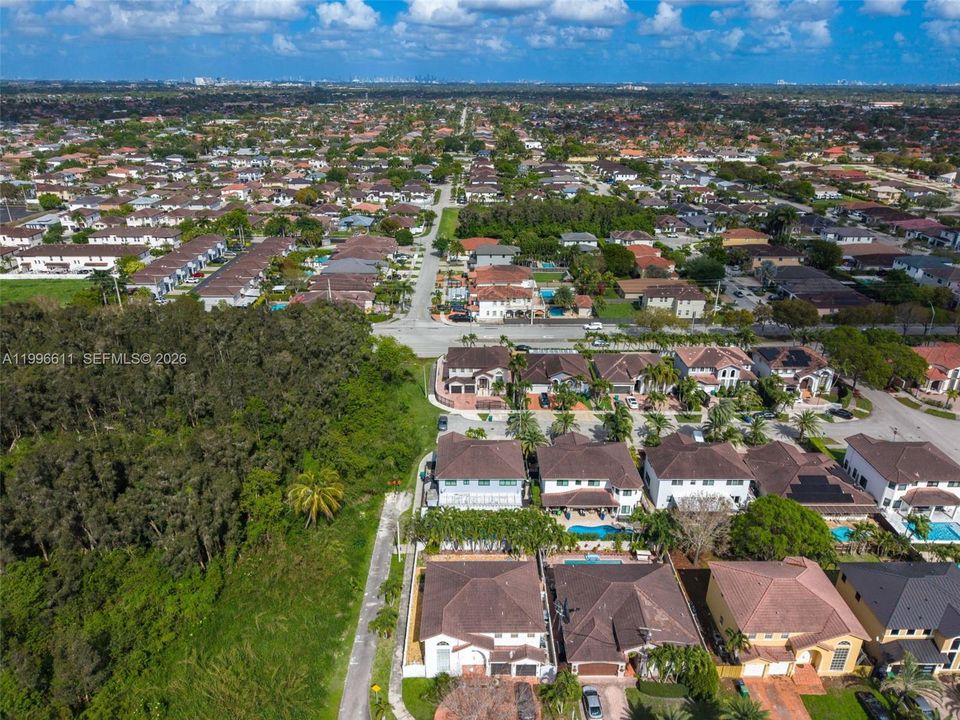 Activo con contrato: $950,000 (4 camas, 3 baños, 2580 Pies cuadrados)