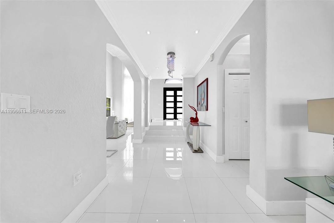 Activo con contrato: $950,000 (4 camas, 3 baños, 2580 Pies cuadrados)