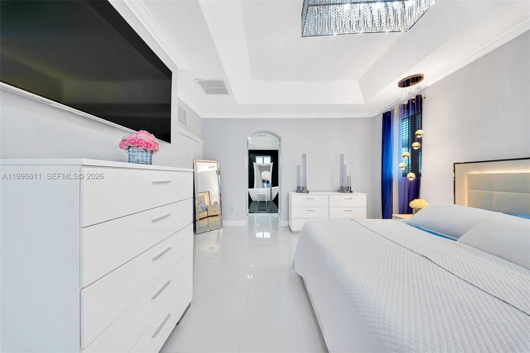 Activo con contrato: $950,000 (4 camas, 3 baños, 2580 Pies cuadrados)