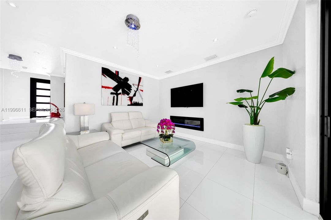 Activo con contrato: $950,000 (4 camas, 3 baños, 2580 Pies cuadrados)
