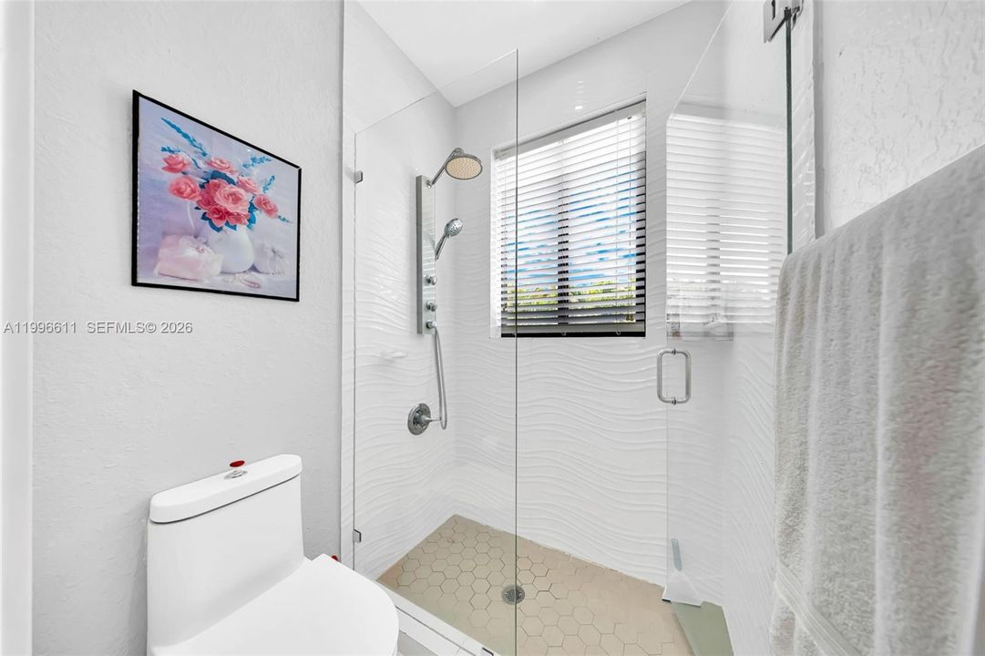 Activo con contrato: $950,000 (4 camas, 3 baños, 2580 Pies cuadrados)