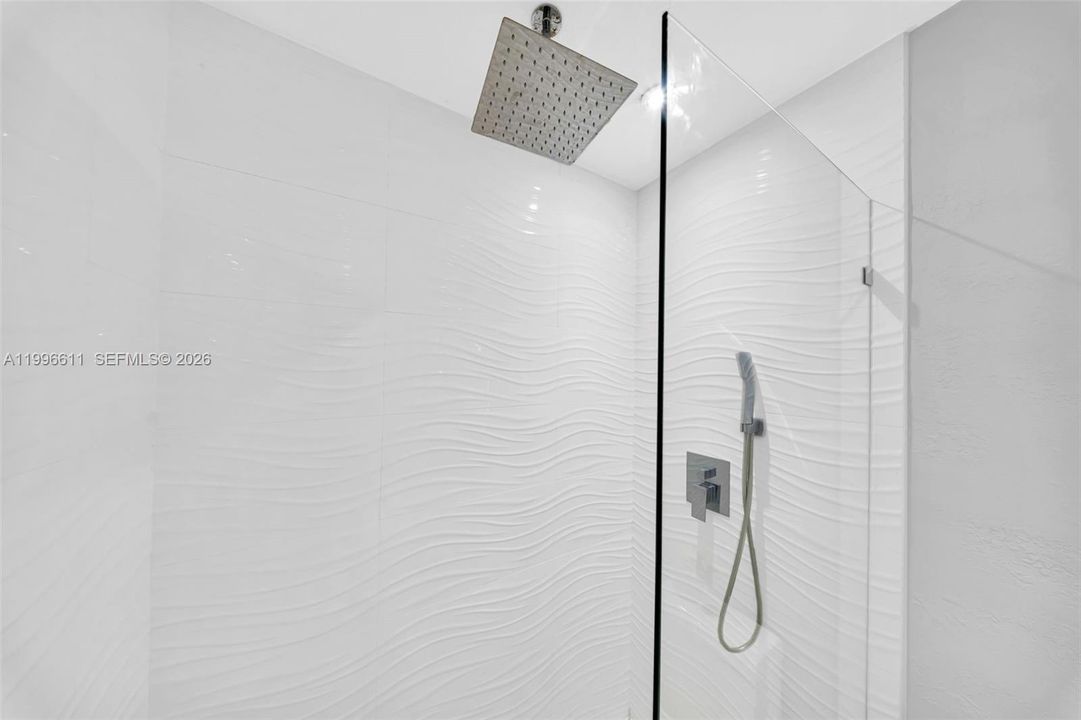 Activo con contrato: $950,000 (4 camas, 3 baños, 2580 Pies cuadrados)