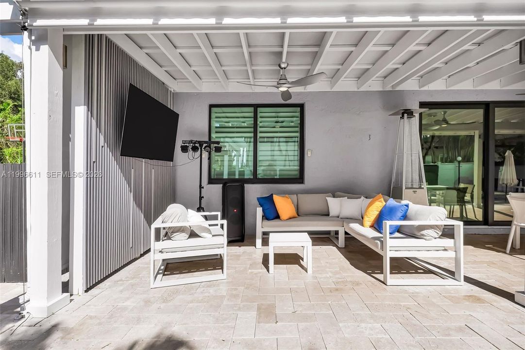 Activo con contrato: $950,000 (4 camas, 3 baños, 2580 Pies cuadrados)