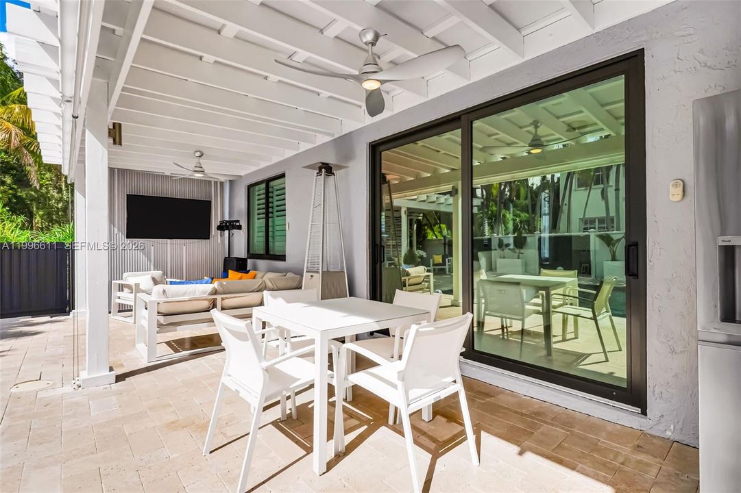 Activo con contrato: $950,000 (4 camas, 3 baños, 2580 Pies cuadrados)
