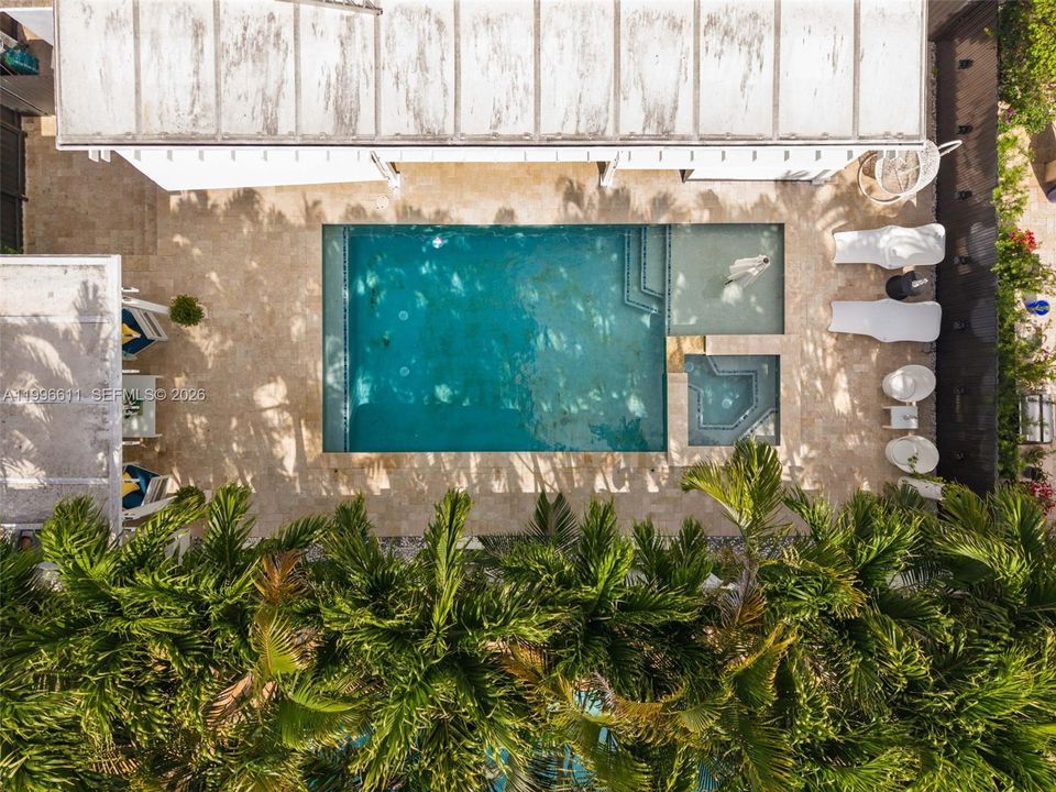 Activo con contrato: $950,000 (4 camas, 3 baños, 2580 Pies cuadrados)